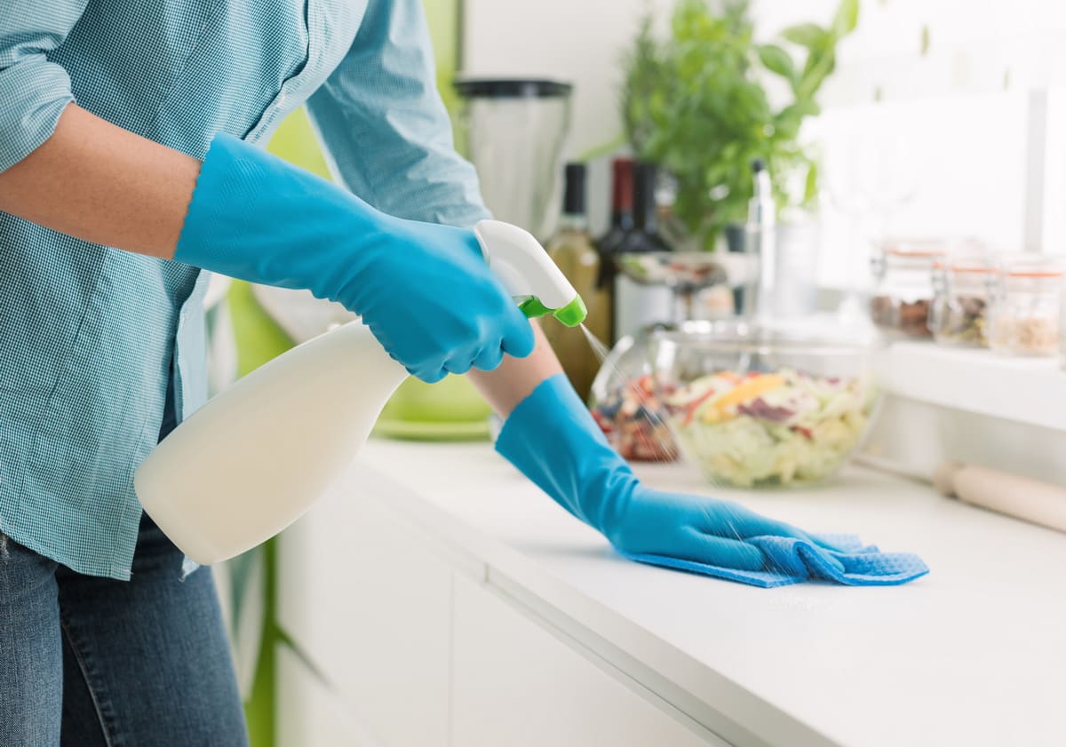 What is a deep cleaning for a house?